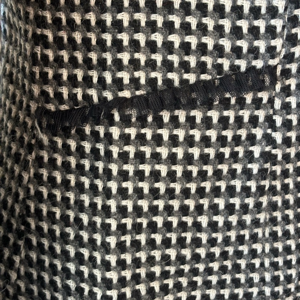 Tahari Black & White Jacket Size 6 - Picture 6 of 9